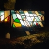 日本遺産にも指定された里山の夜景を彩る「ステンドグラス」のランプ　幻想的な光でまちおこし